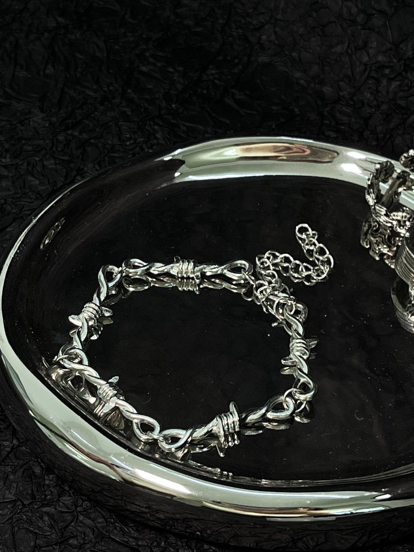 Twisted Thorn Bracelet π