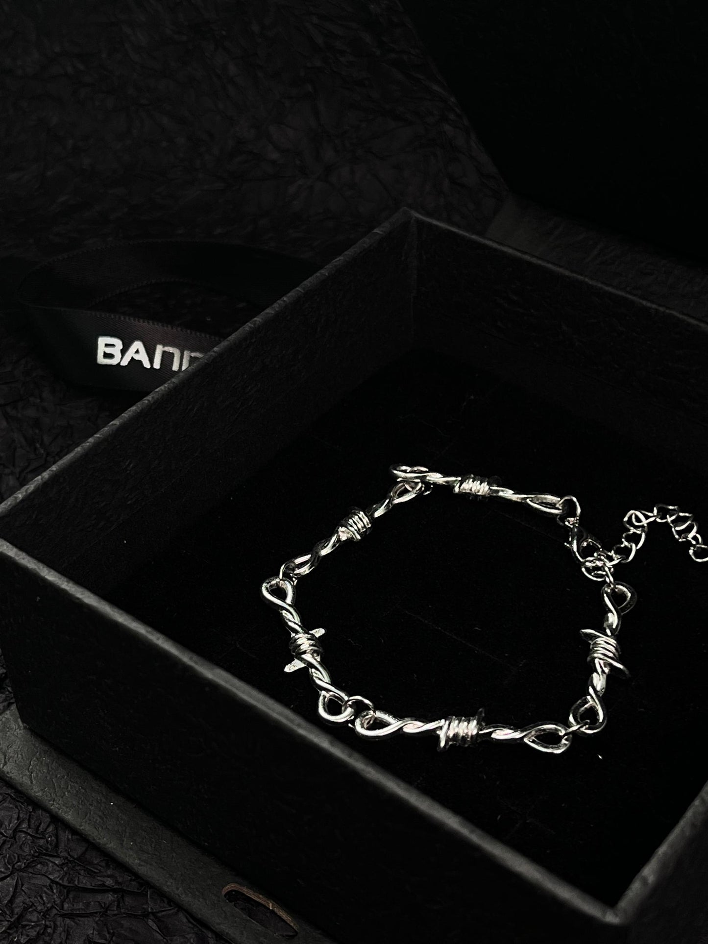 Twisted Thorn Bracelet π
