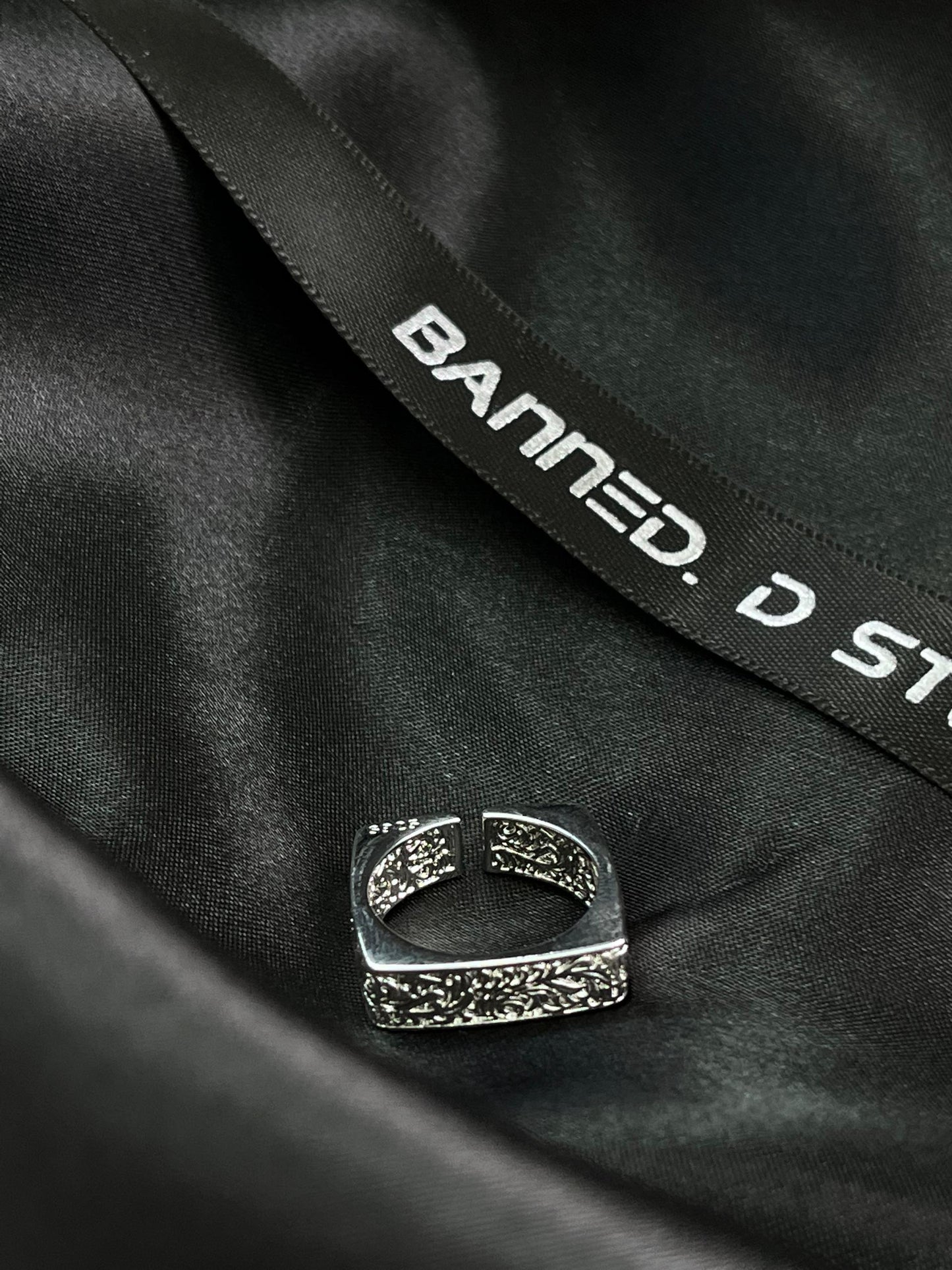 Square Graving Ring