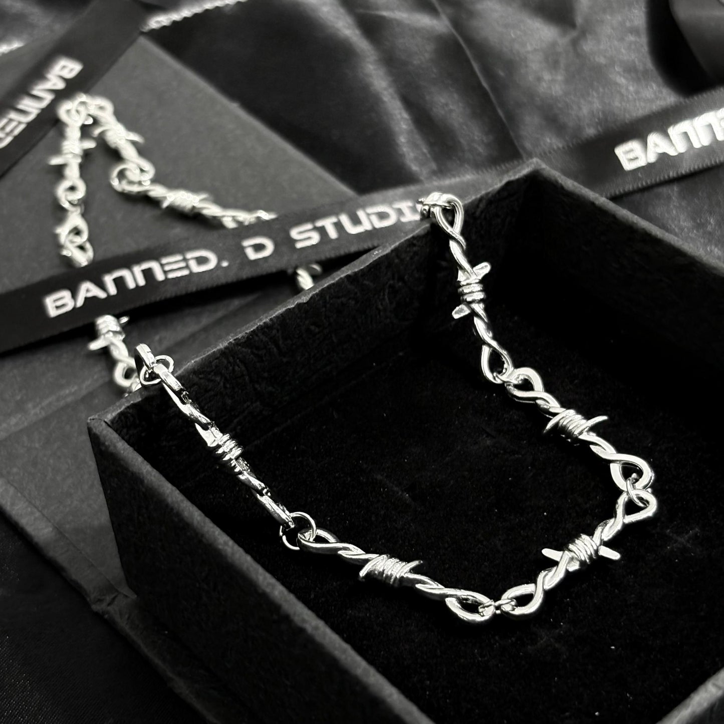 Twisted Thorn Necklace π