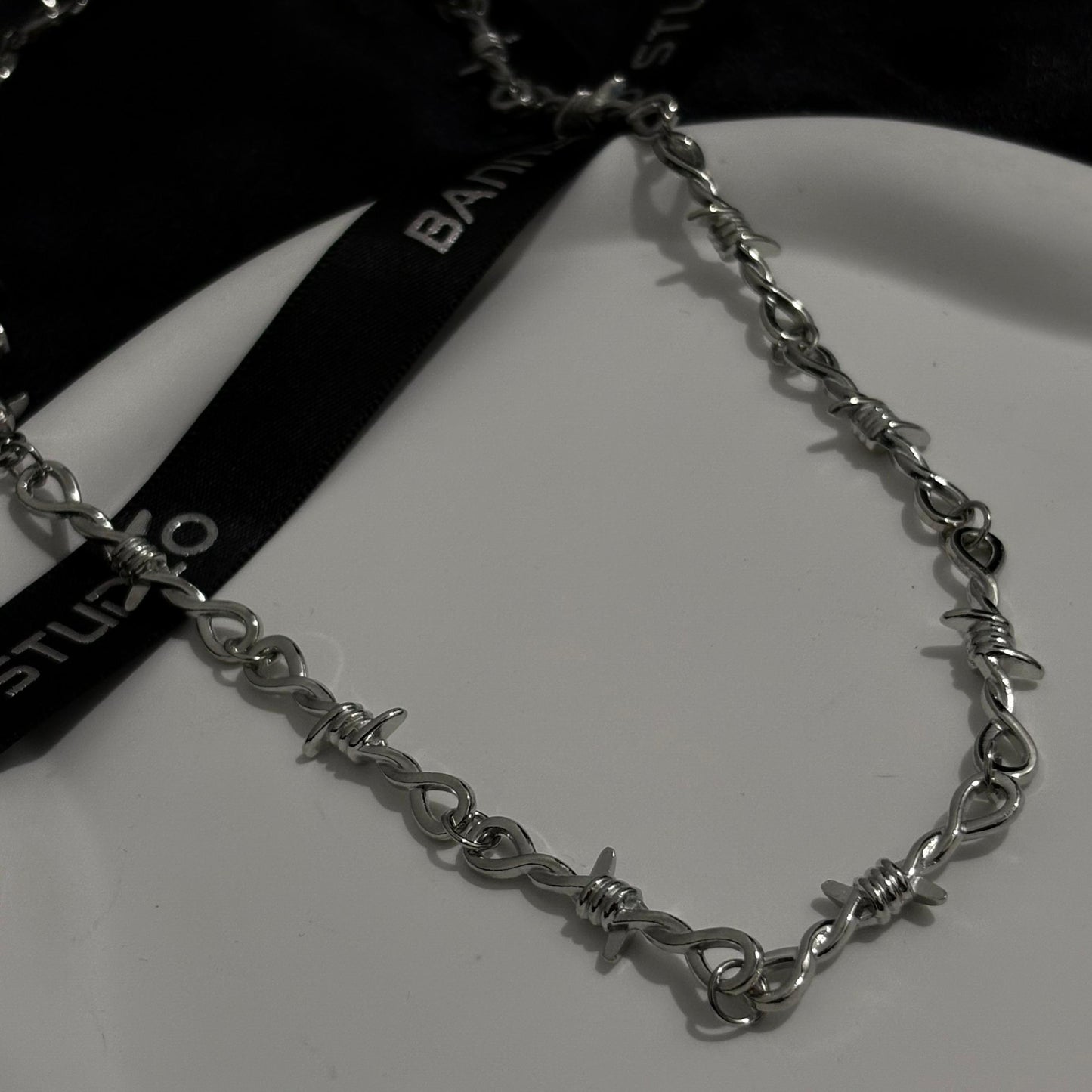Twisted Thorn Necklace π