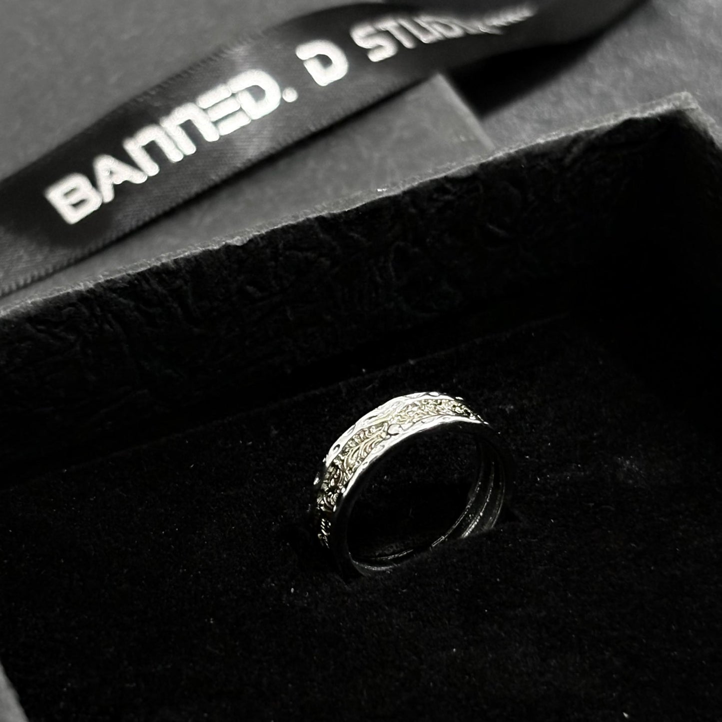 Dynasty Texture Ring