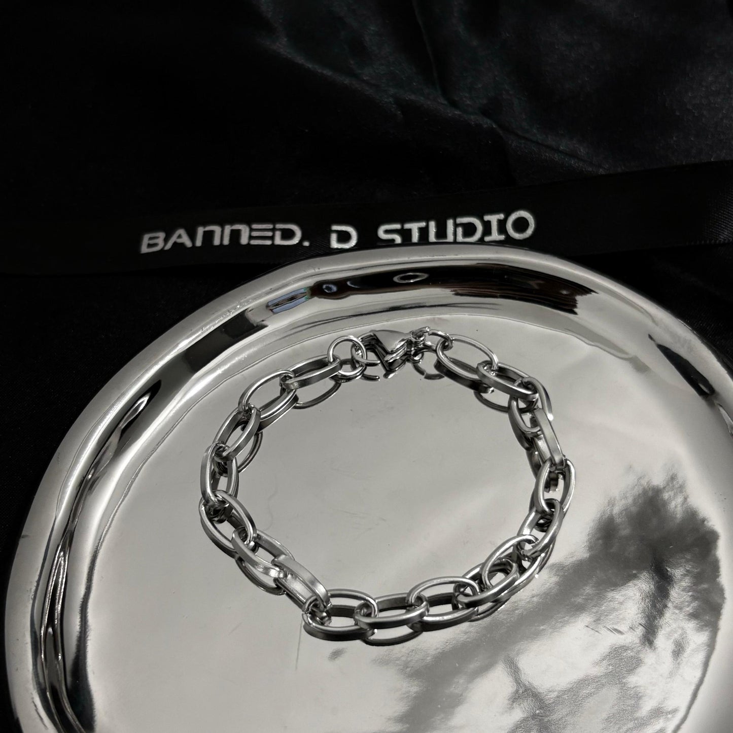 Retro O Flat Chain Bracelet