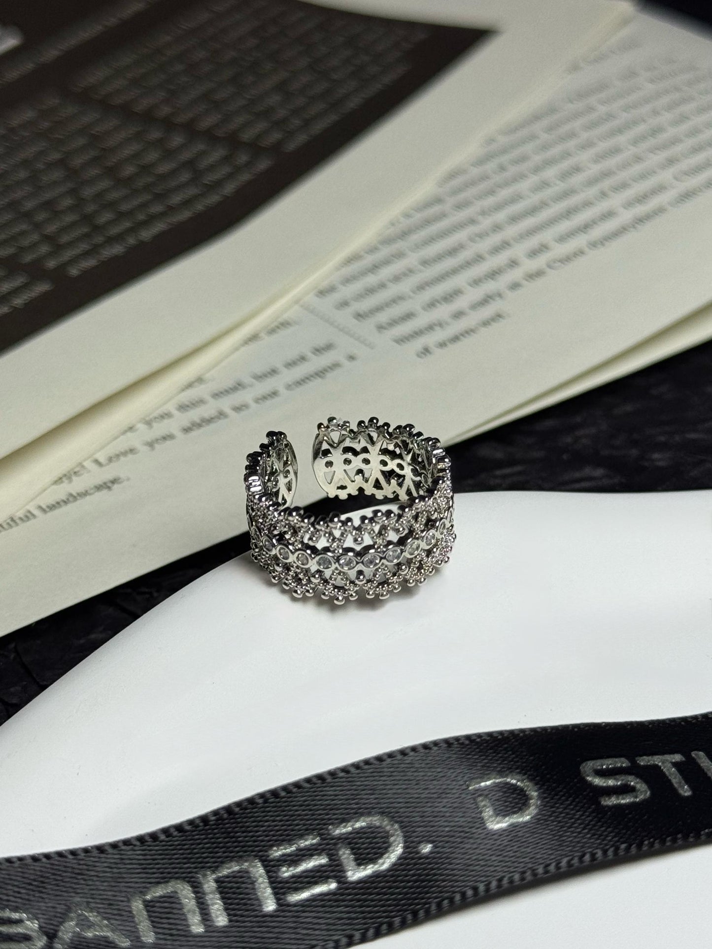 Retro Palace Style Ring