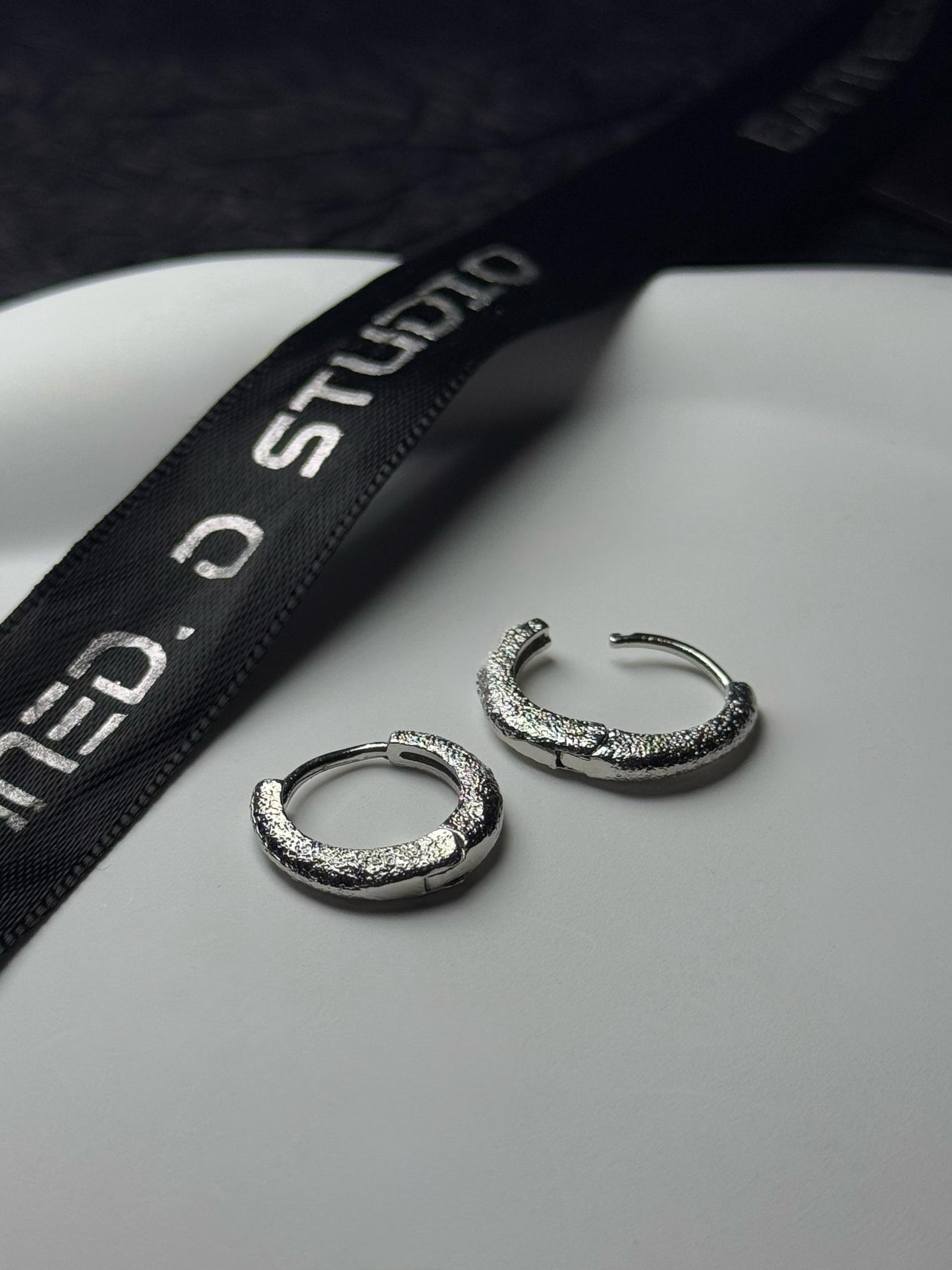 Oval Vintage Frosted Earrings