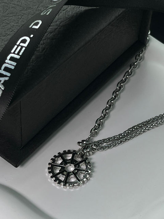 Gear Pendent Layer Necklace